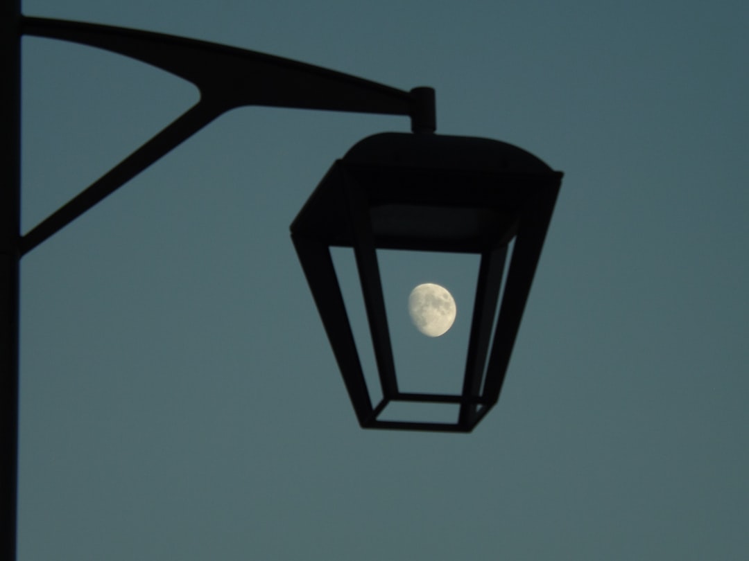 Photo Nordic Moon Chandelier